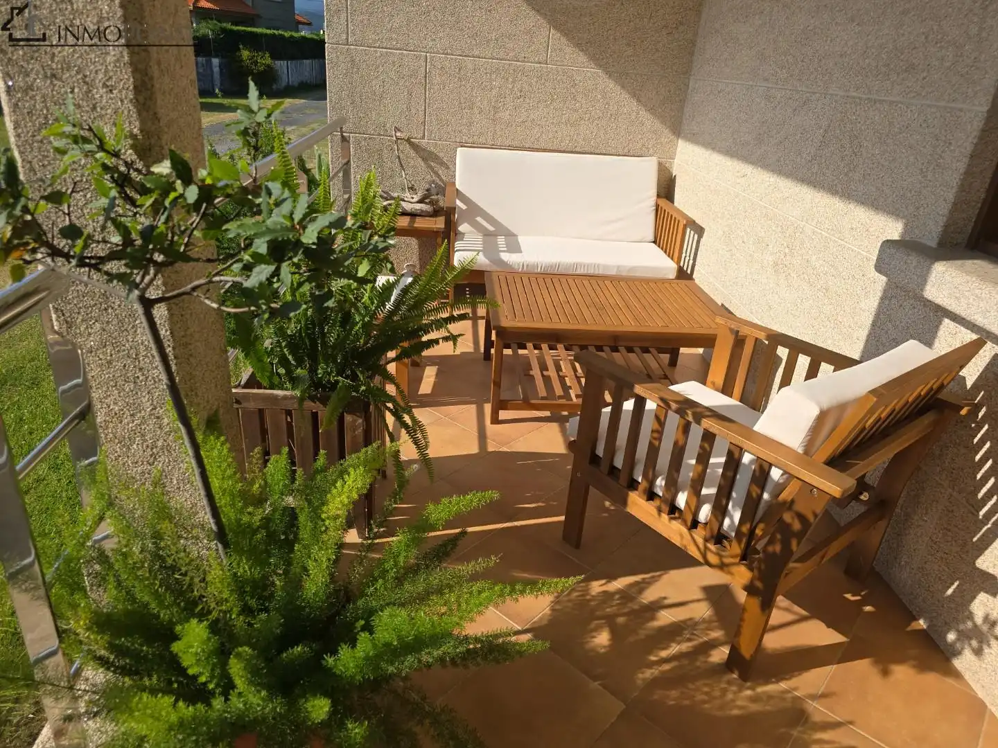Terrassa de Casa o xalet en venda en Pontevedra Capital  amb Calefacció, Jardí privat i Terrassa