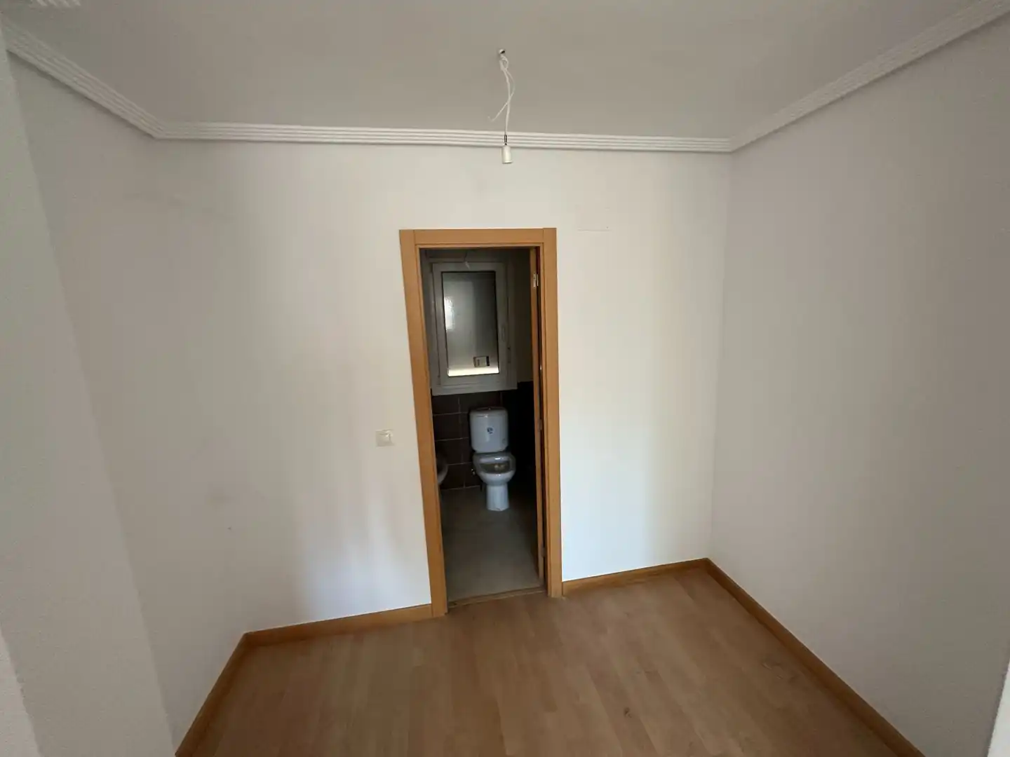 Einfamilien-Reihenhaus zum Verkauf in Villariezo mit Privatgarten