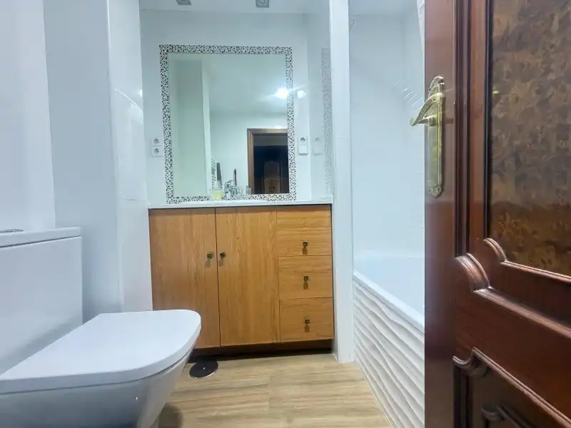 Bany de Pis de lloguer en Madrid amb Calefacció