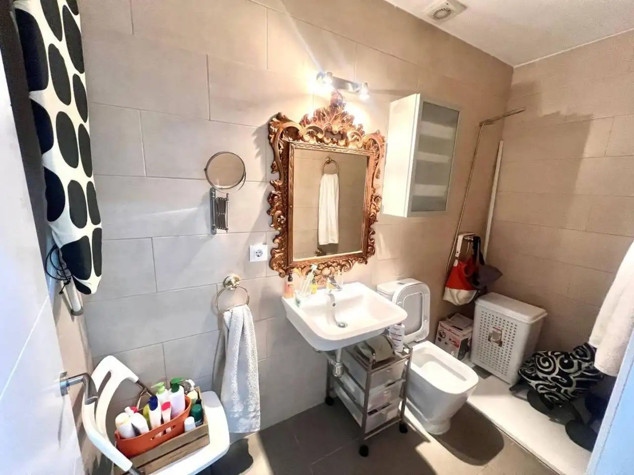 Bathroom of Flat for sale in Sevilla  with Air Conditioner