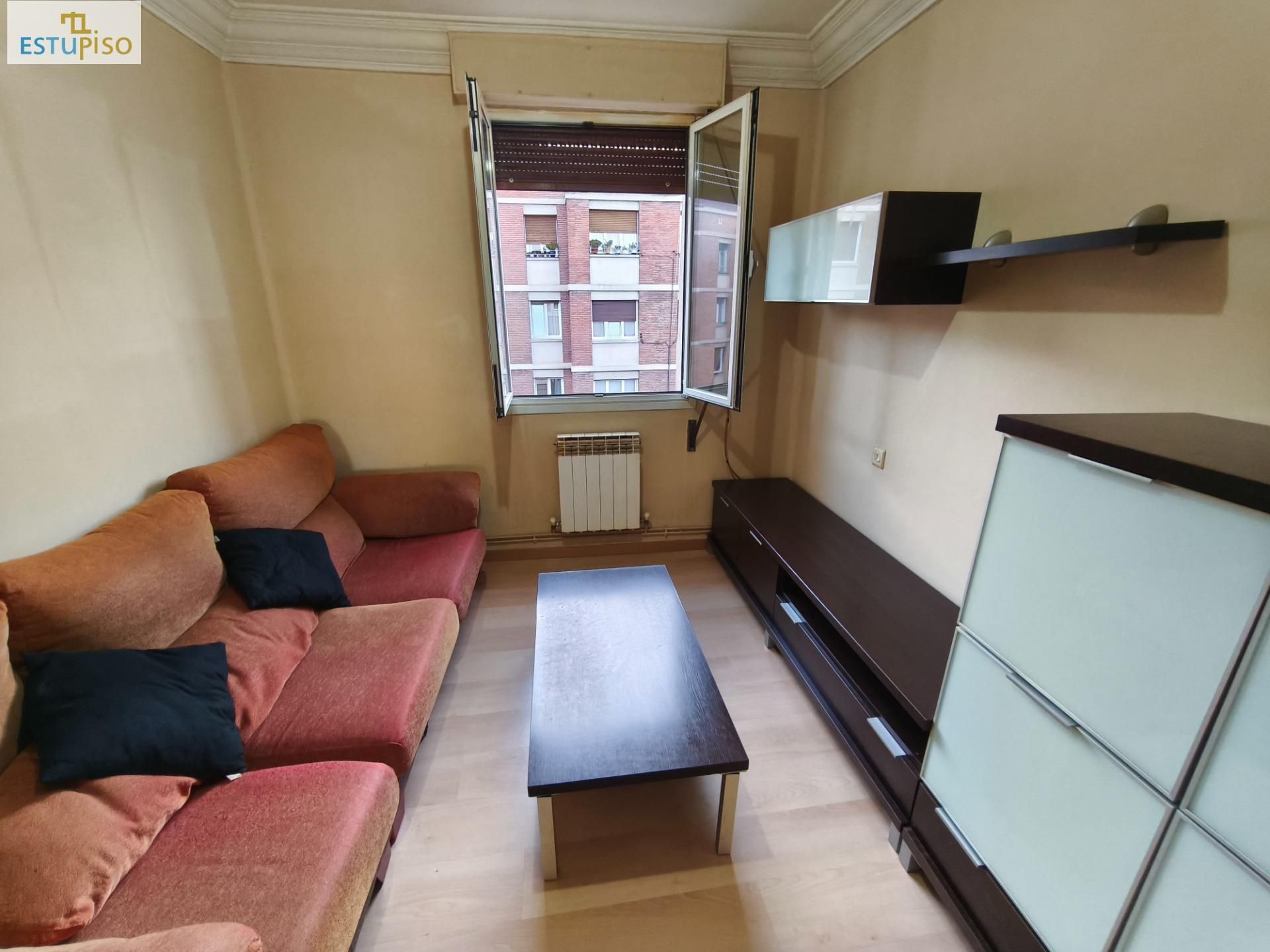 Sala d'estar de Pis en venda en Vitoria - Gasteiz amb Calefacció i Traster