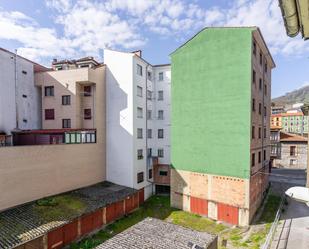 Vista exterior de Edifici en venda en Mieres (Asturias)