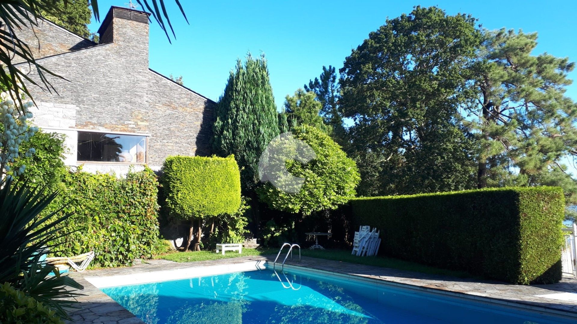 Piscina de Casa o chalet en venta en Bergondo con Jardín privado