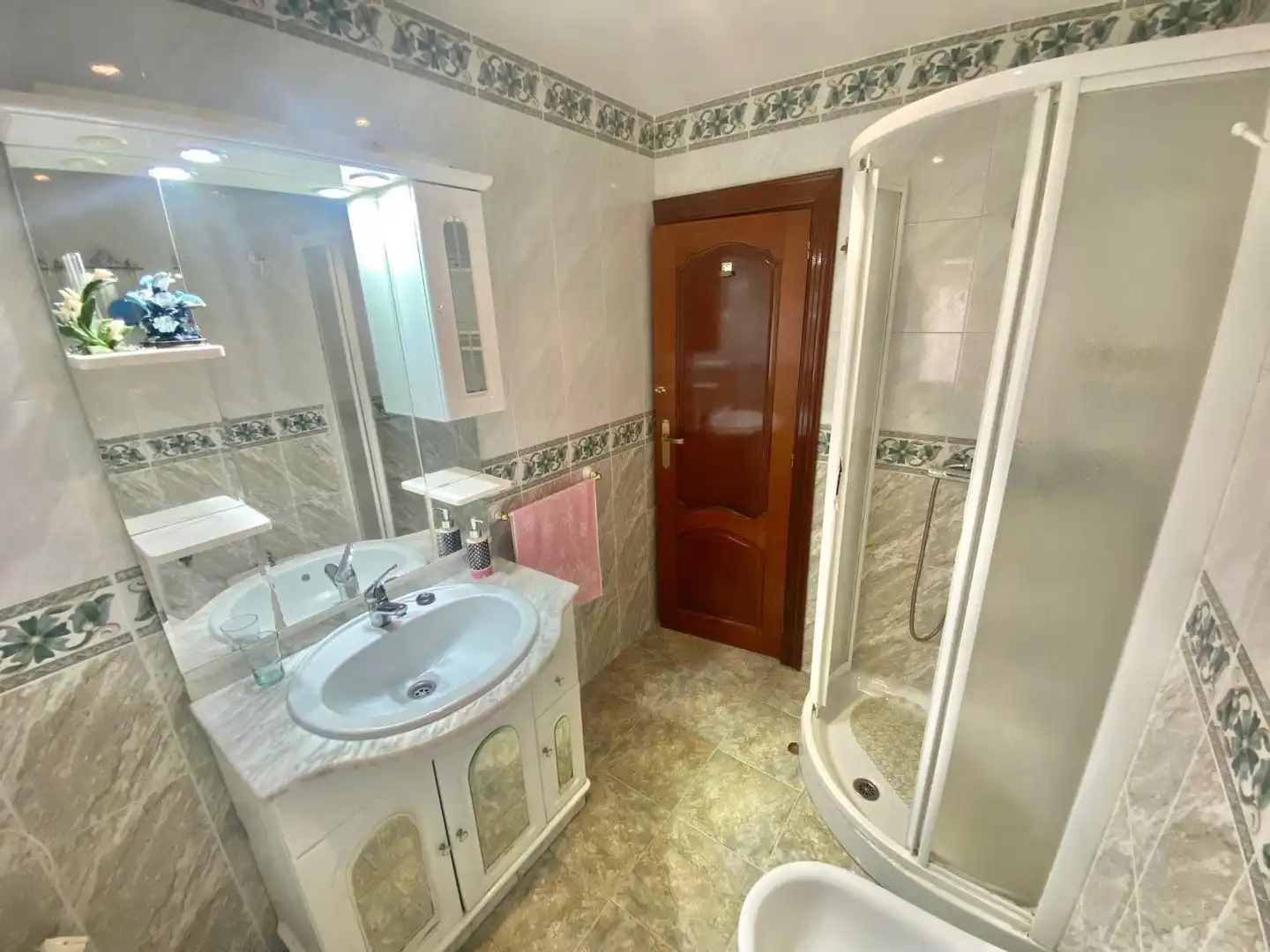 Bathroom of Flat for sale in Granada  with Furnished and Balcony