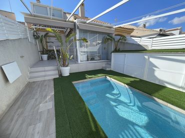 Reihenhaus mit Garten zum Verkauf in Pilar de la Horadada ciudad