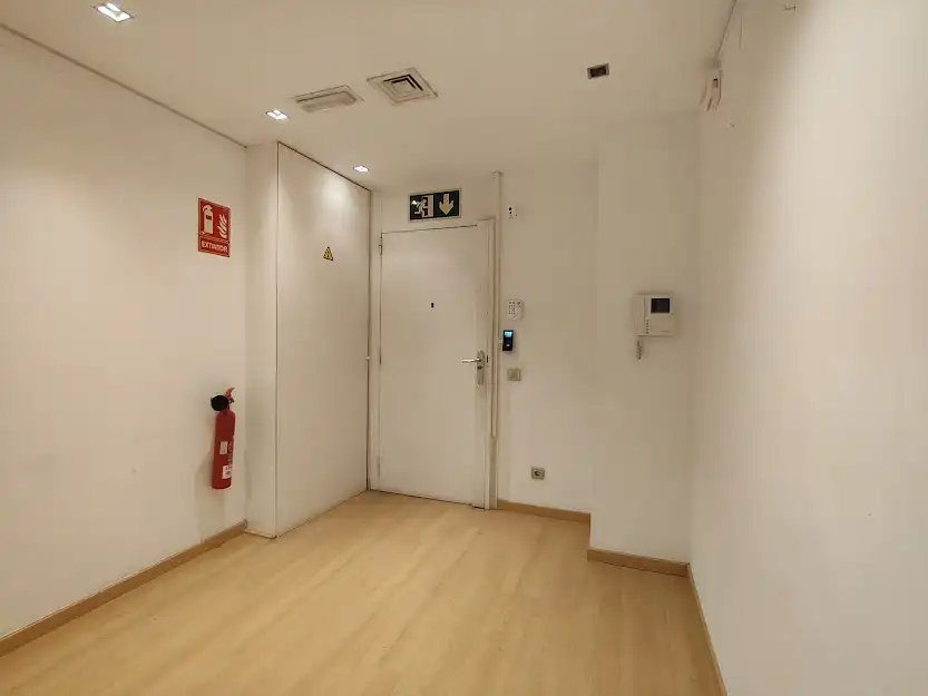Oficina amb ascensor de lloguer a Carrer de Còrsega, imagen 6