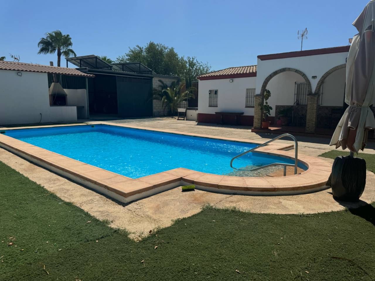 Country house for sale