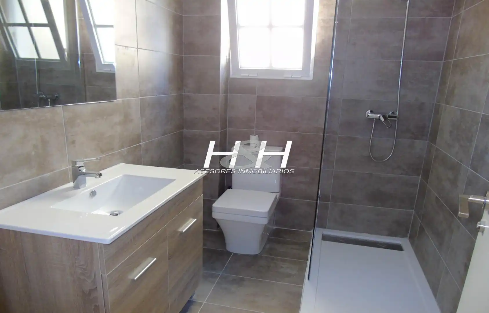 Badezimmer von Wohnung zur Miete in Burjassot mit Heizung