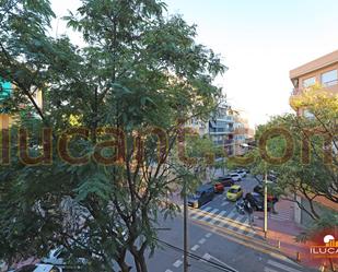 Vista exterior de Pis en venda en San Vicente del Raspeig / Sant Vicent del Raspeig amb Aire condicionat i Balcó