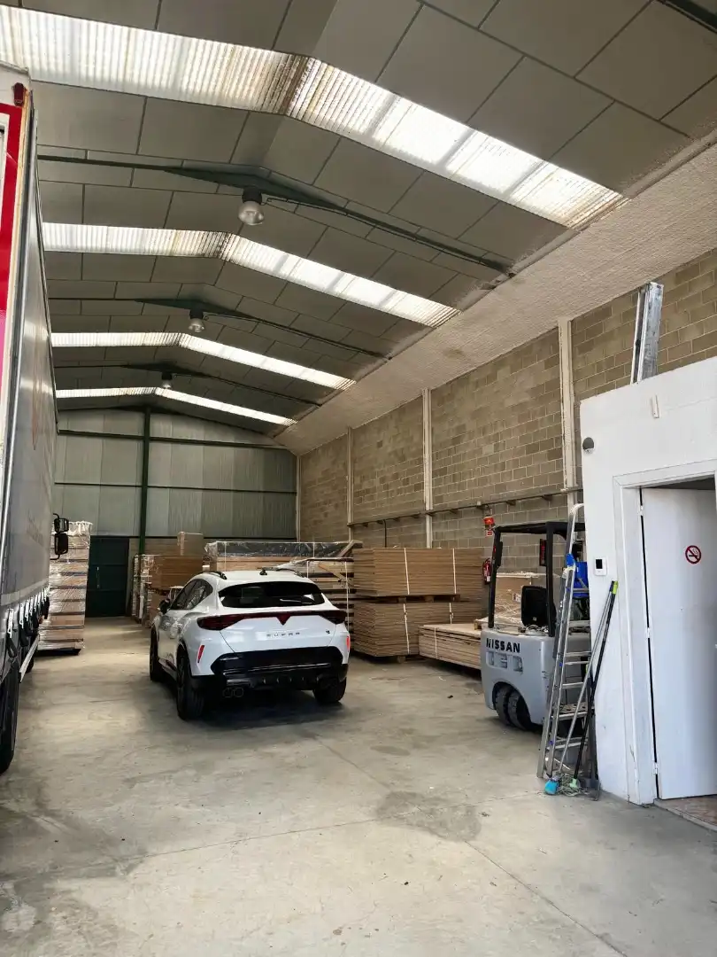 Nave industrial en venta en Carrer Miguel Servet 30, imagen 3