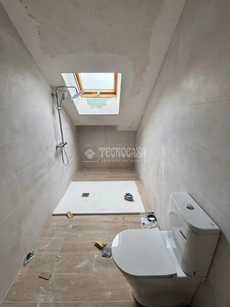 Bathroom of Duplexes for sale in Toledo  with Air Conditioner
