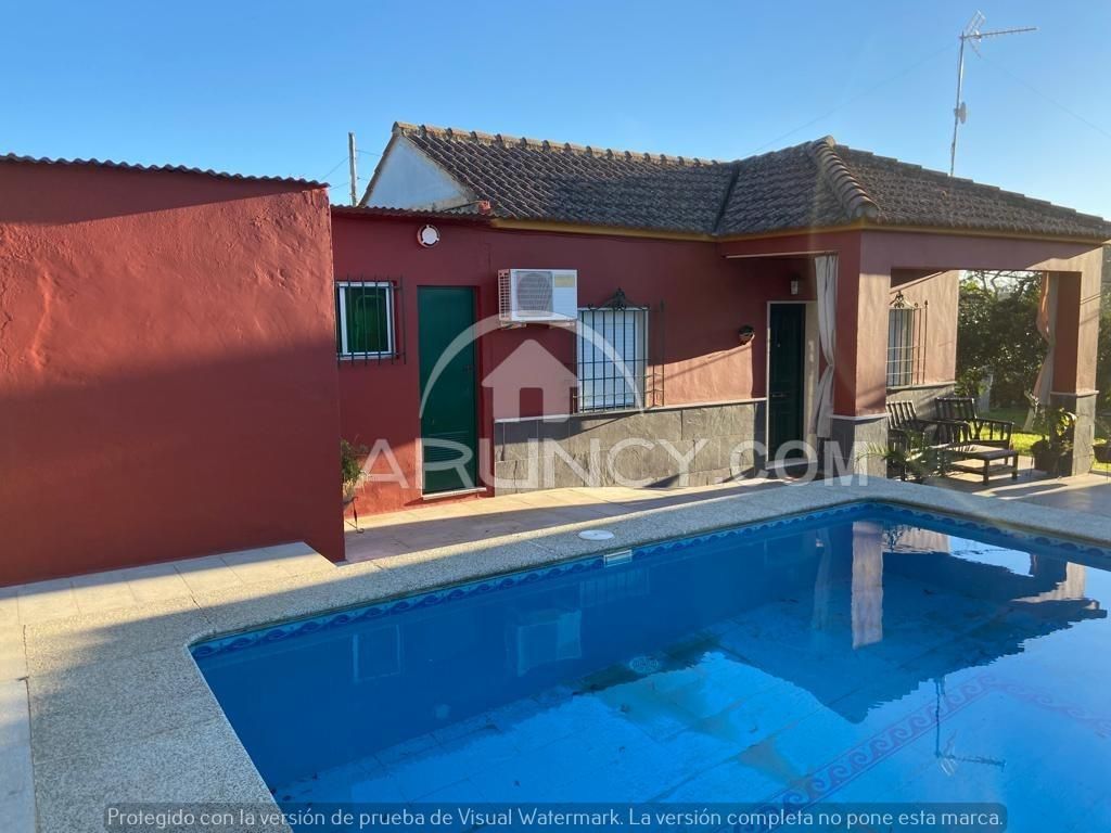 Swimming pool of House or chalet for sale in Alcalá de Guadaira  with Air Conditioner, Heating and Private garden