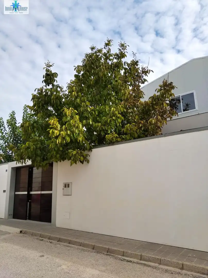 Vista exterior de Casa o xalet en venda en Barrax amb Traster, Piscina i Alarma
