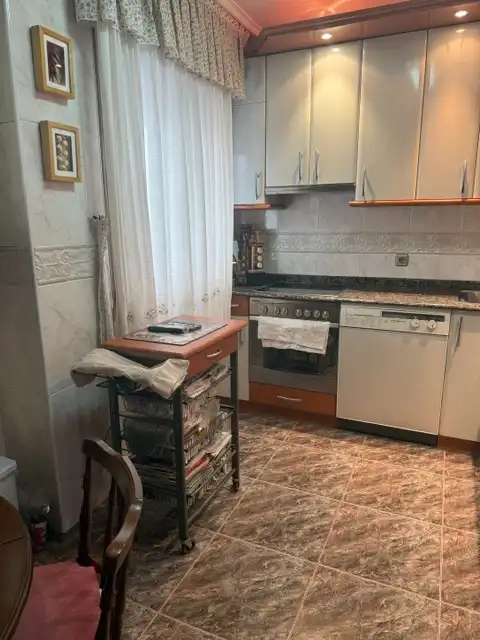 Cuina de Pis en venda en Santurtzi  amb Calefacció, Parquet i Moblat