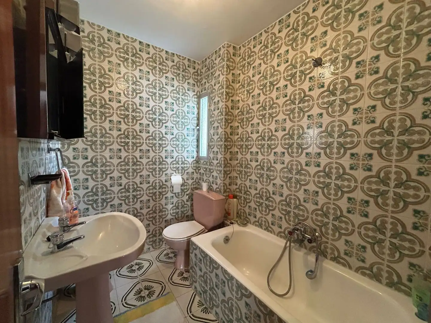 Baño de Piso en venta en Valverde del Fresno con Trastero y Amueblado