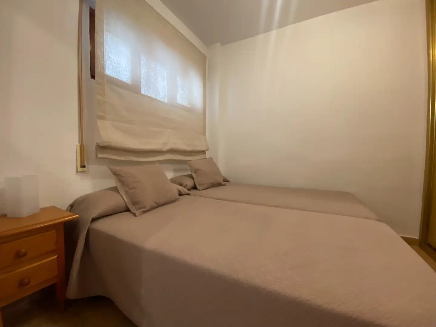 Habitación de Apartamento de alquiler en Almuñécar con Terraza, Amueblado y Horno