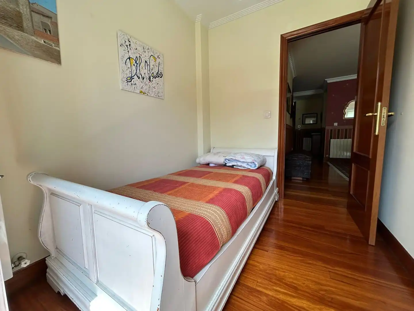 Habitación de Casa adosada en venta en Artziniega con Calefacción, Jardín privado y Terraza
