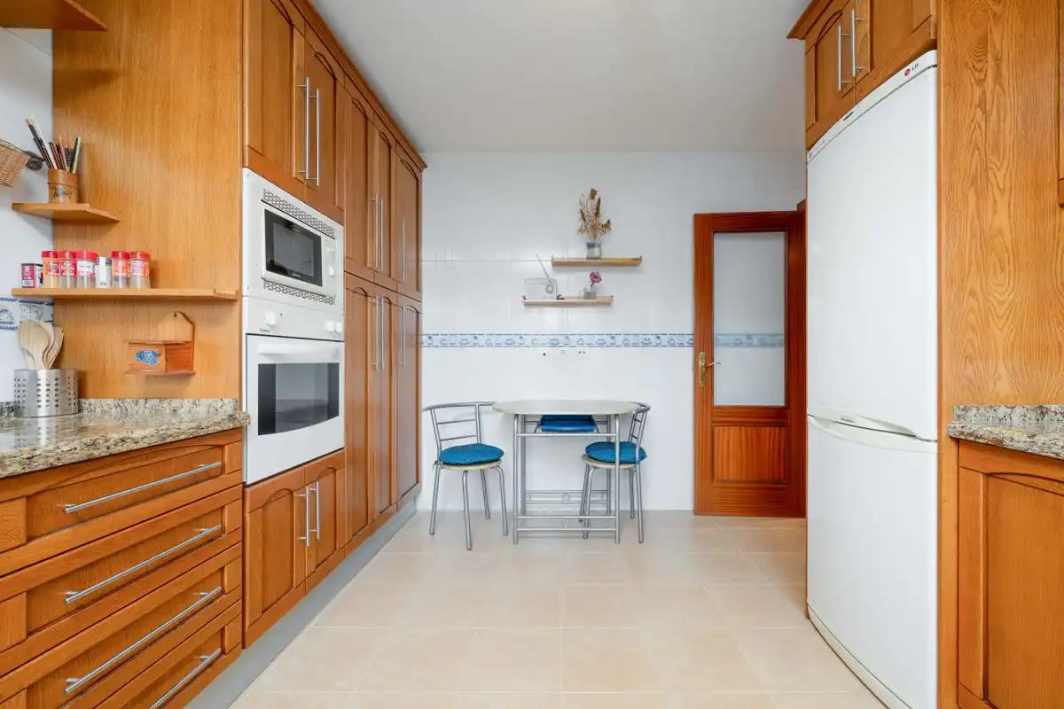 Cocina de Casa adosada en venta en Espartinas con Calefacción y Amueblado
