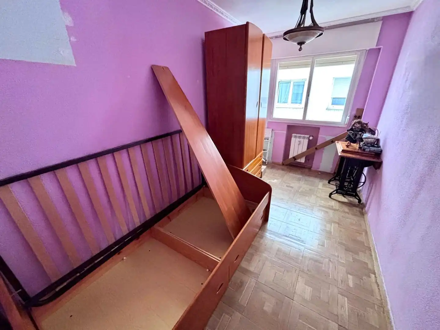 Habitación de Piso en venta en Gijón  con Calefacción, Parquet y Amueblado