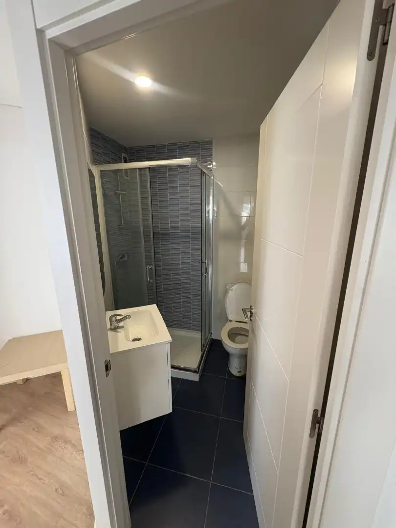Bathroom of Flat for rent in Zaragoza  with Heating, Parquet flooring and Oven
