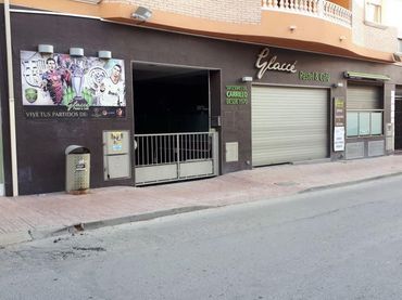 Local commercial à vendre à Cr de Mula