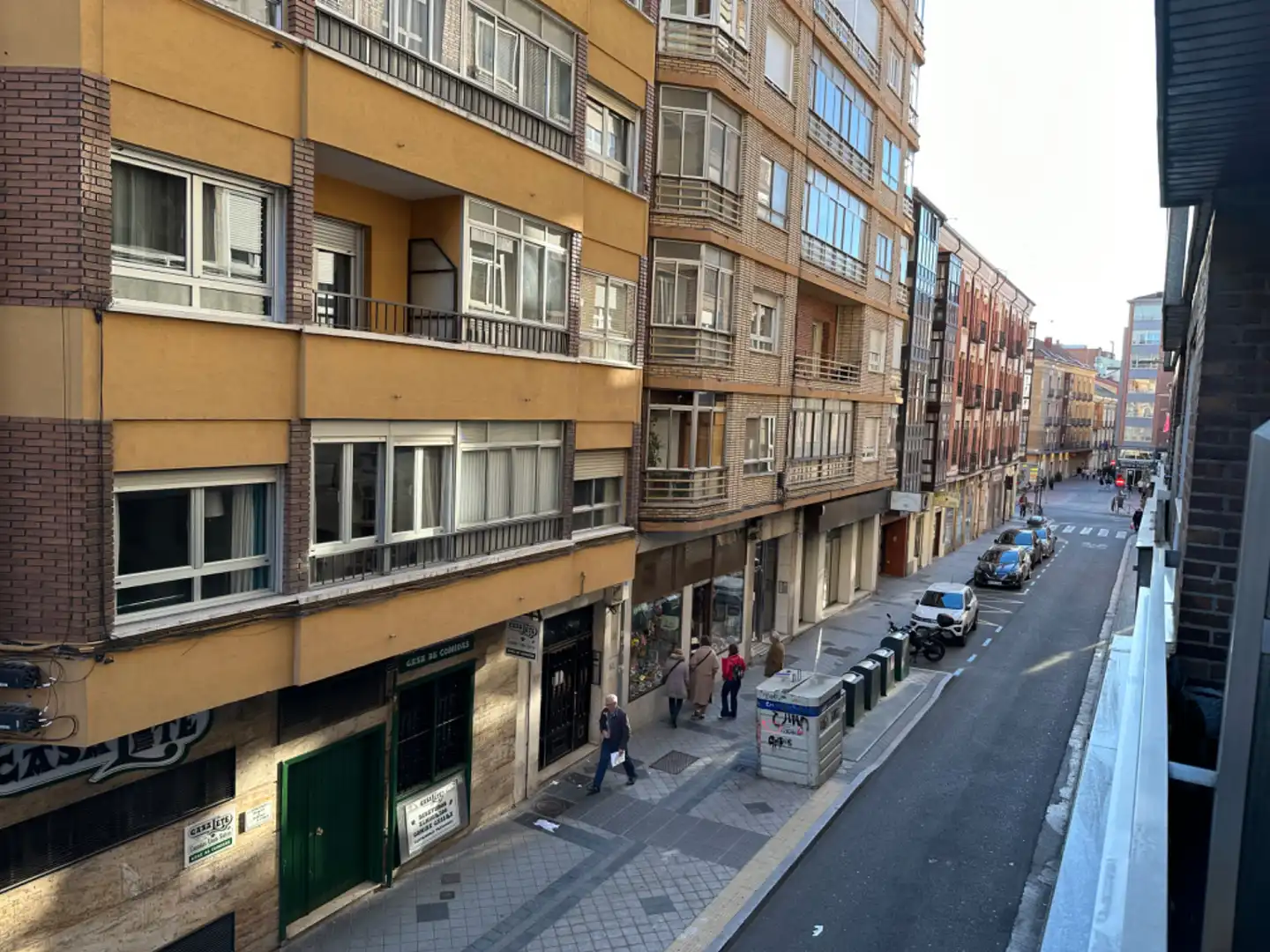 Außenansicht von Wohnung zum Verkauf in Valladolid mit Heizung, Parkett und Terrasse