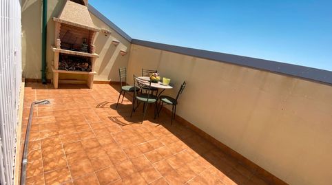 ¿¿¿TE GUSTARIA VIVIR EN UN DUPLEX CON TERRAZA PRIVADA???
GRAN OPORTUNIDAD DUPLEX de 2 habitaciones, un baño, cocina-office, salón