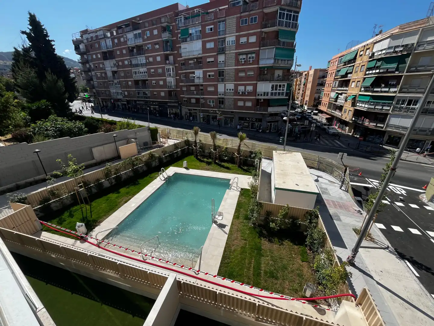 Piscina de Pis en venda en Granada amb Calefacció