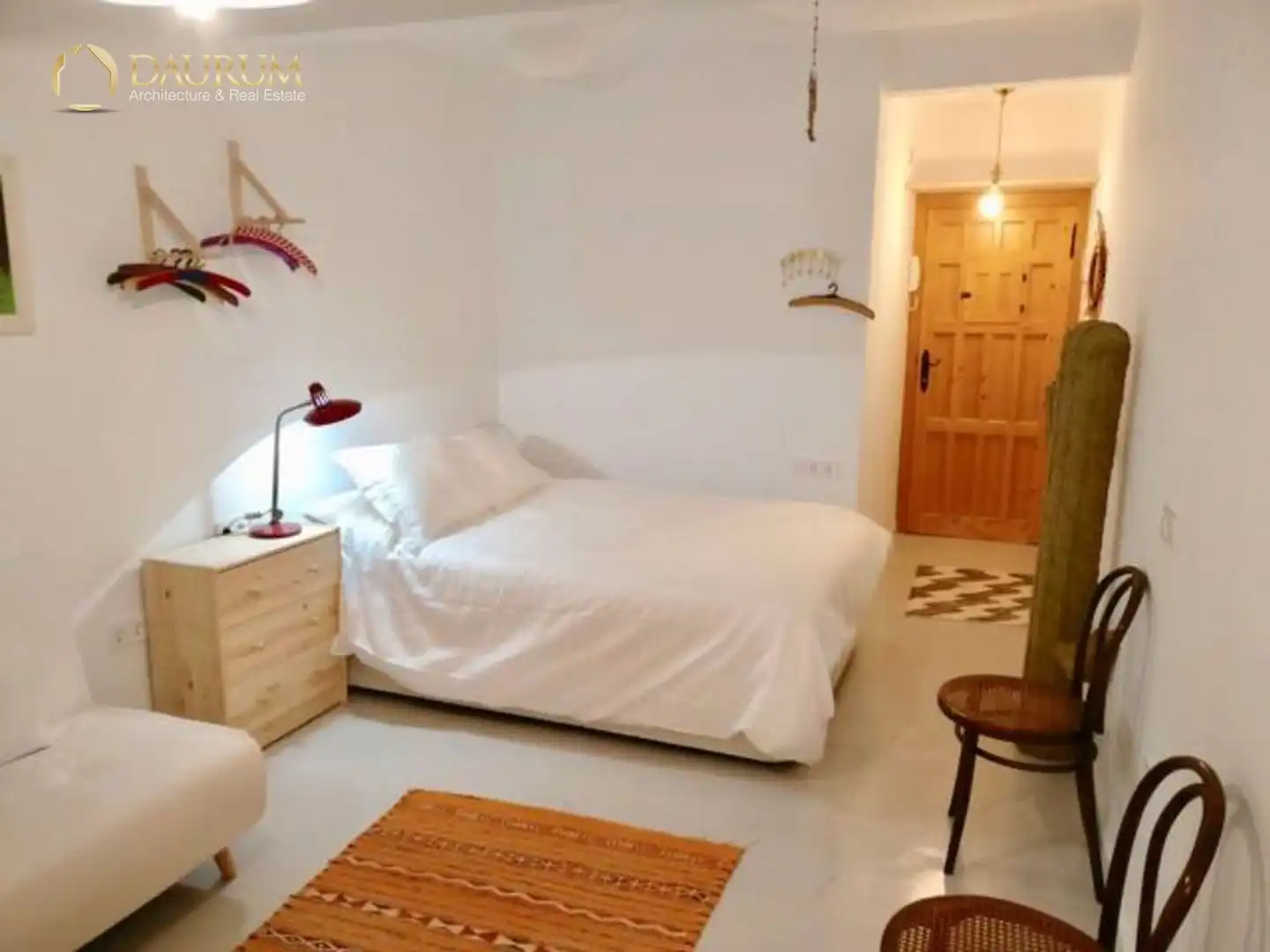 Dormitori de Apartament en venda en Sevilla amb Aire condicionat, Terrassa i Moblat