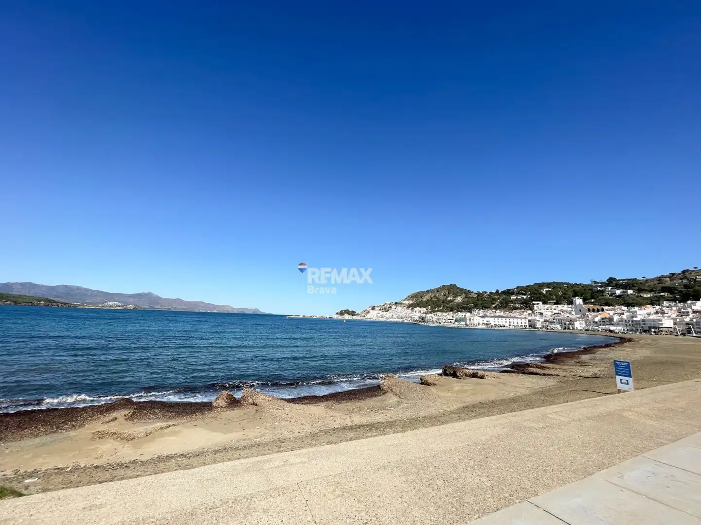 Vista exterior de Àtic en venda en El Port de la Selva amb Aire condicionat, Calefacció i Terrassa