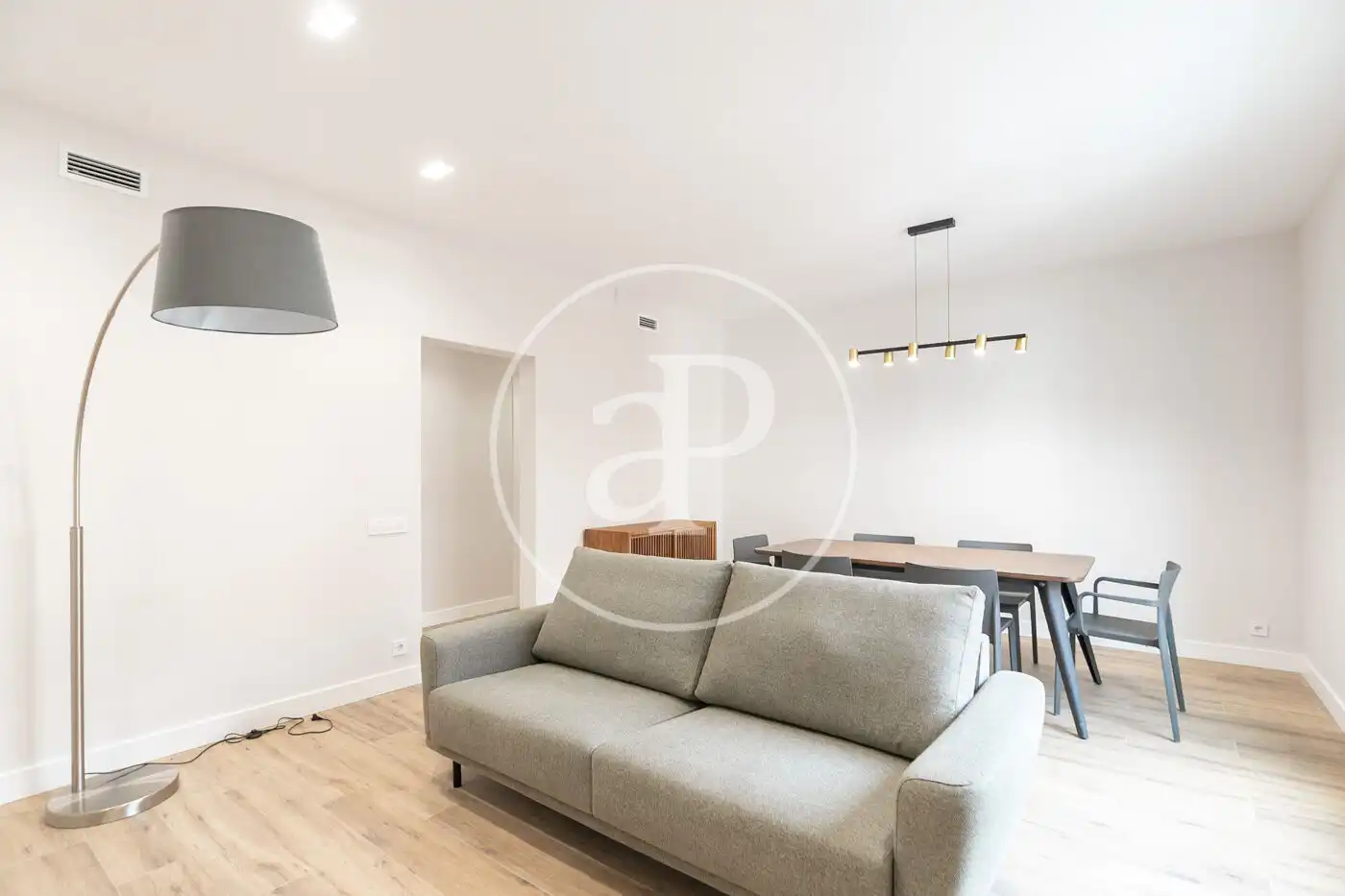 Wohnzimmer von Wohnung zum Verkauf in Barcelona mit Klimaanlage, Heizung und Möbliert
