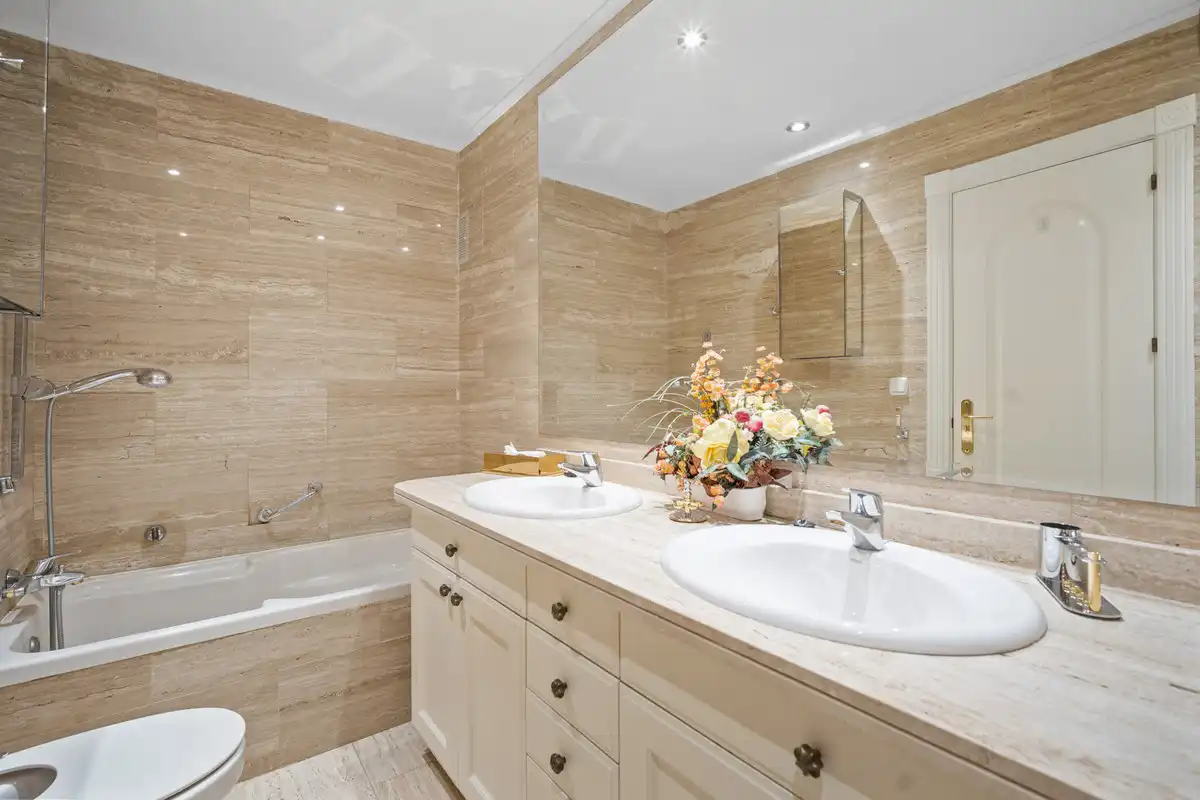 Penthouse with pool for sale in Avenida Bulevar Príncipe Alfonso de Hohenlohe, imagen 10