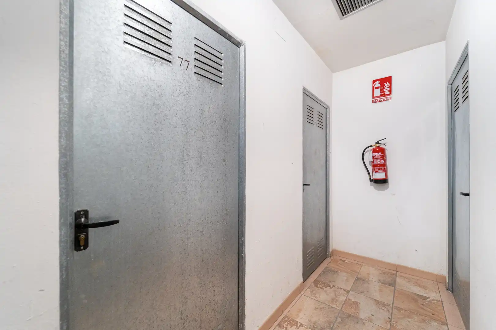 Flat for sale in Madrid  with Air Conditioner, Heating and Storage room