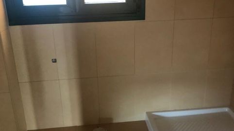 Foto 5 de Casa adosada en venta en Cacabelos, León