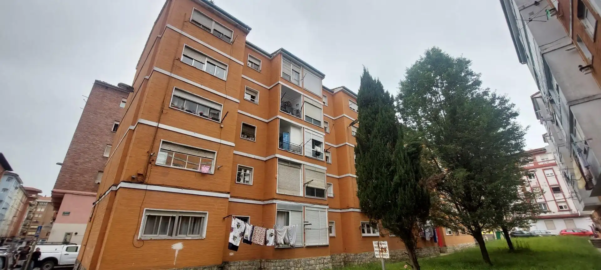Vista exterior de Piso en venta en Torrelavega  con Calefacción