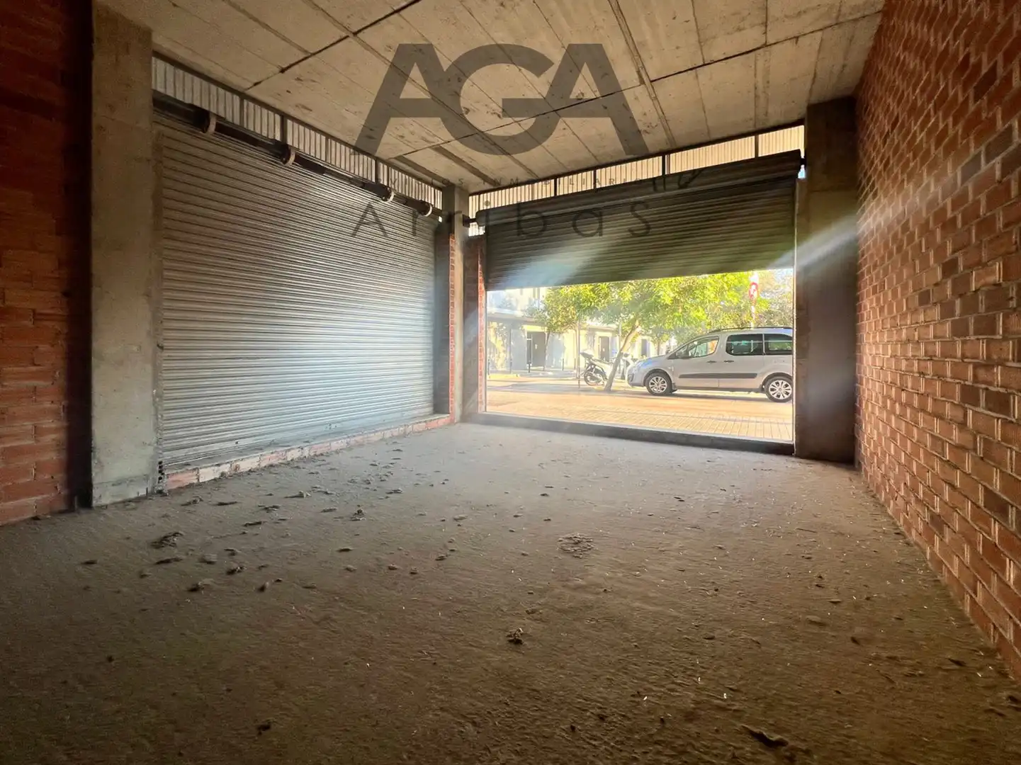 Local en venta en Badalona
