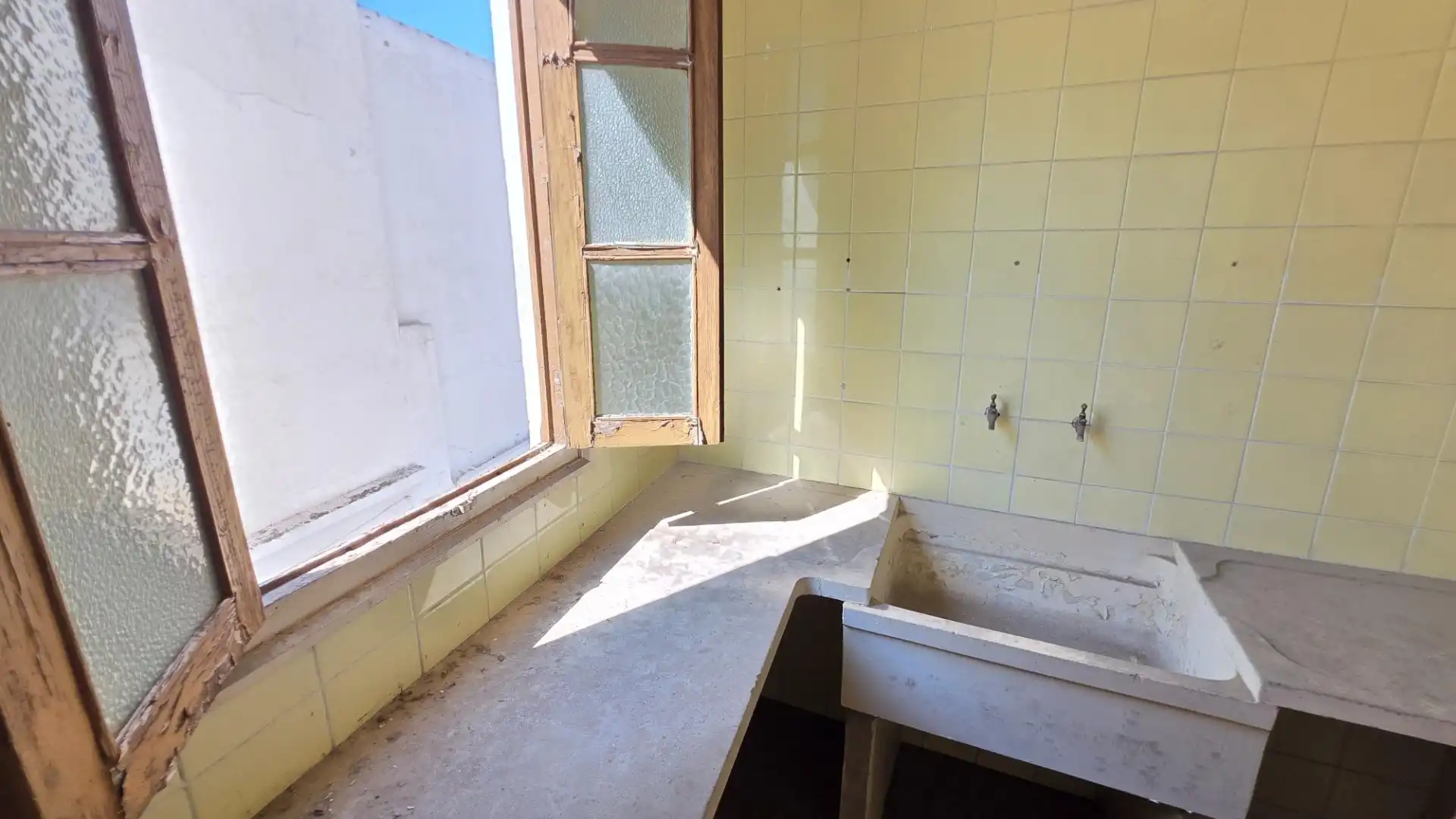 Cuina de Casa o xalet en venda en Paterna amb Terrassa