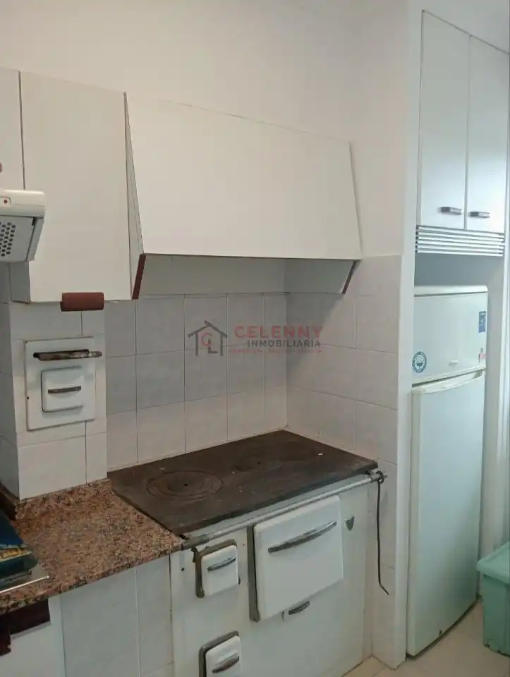 Küche von Einfamilien-Reihenhaus zur Miete in San Cibrao das Viñas mit Heizung und Balkon