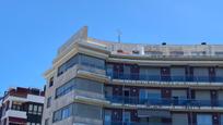 Außenansicht von Dachboden zum verkauf in Castro-Urdiales mit Terrasse
