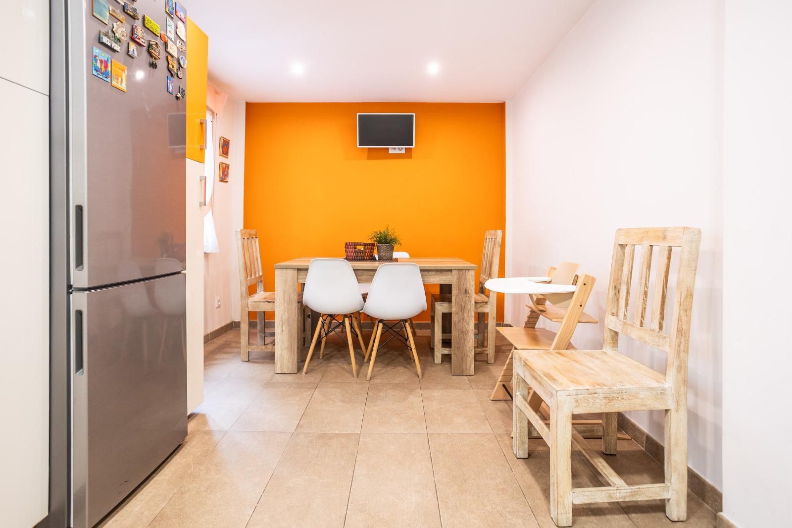 Kitchen of Flat for sale in Oviedo   with Heating, Furnished and Washing machine