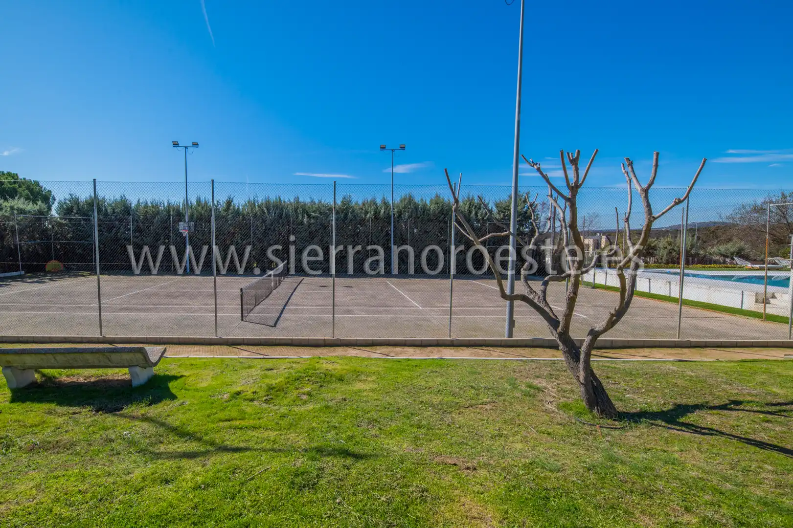 Vista exterior de Casa o chalet de alquiler en Las Rozas de Madrid con Aire acondicionado, Calefacción y Jardín privado