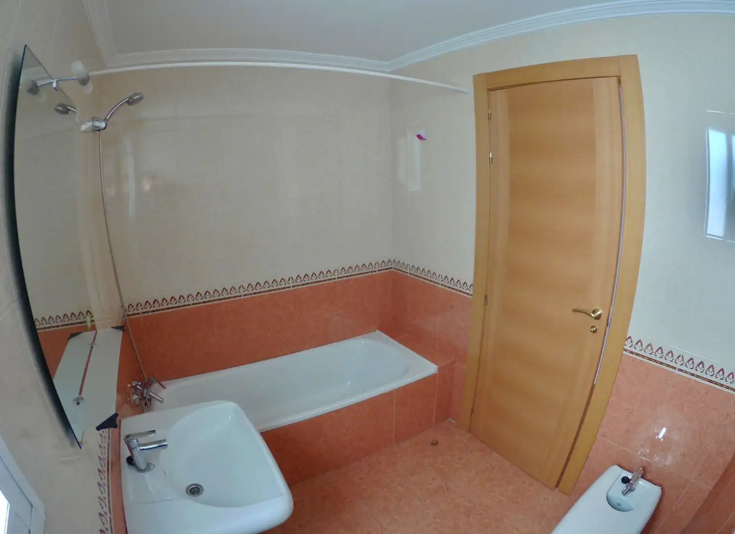 Baño de Apartamento de alquiler en Albacete con Calefacción, Parquet y Balcón