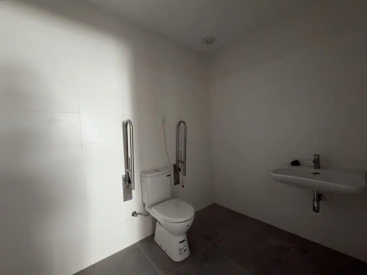 Badezimmer von Geschaftsraum zur Miete in San Antonio - Las Arenas