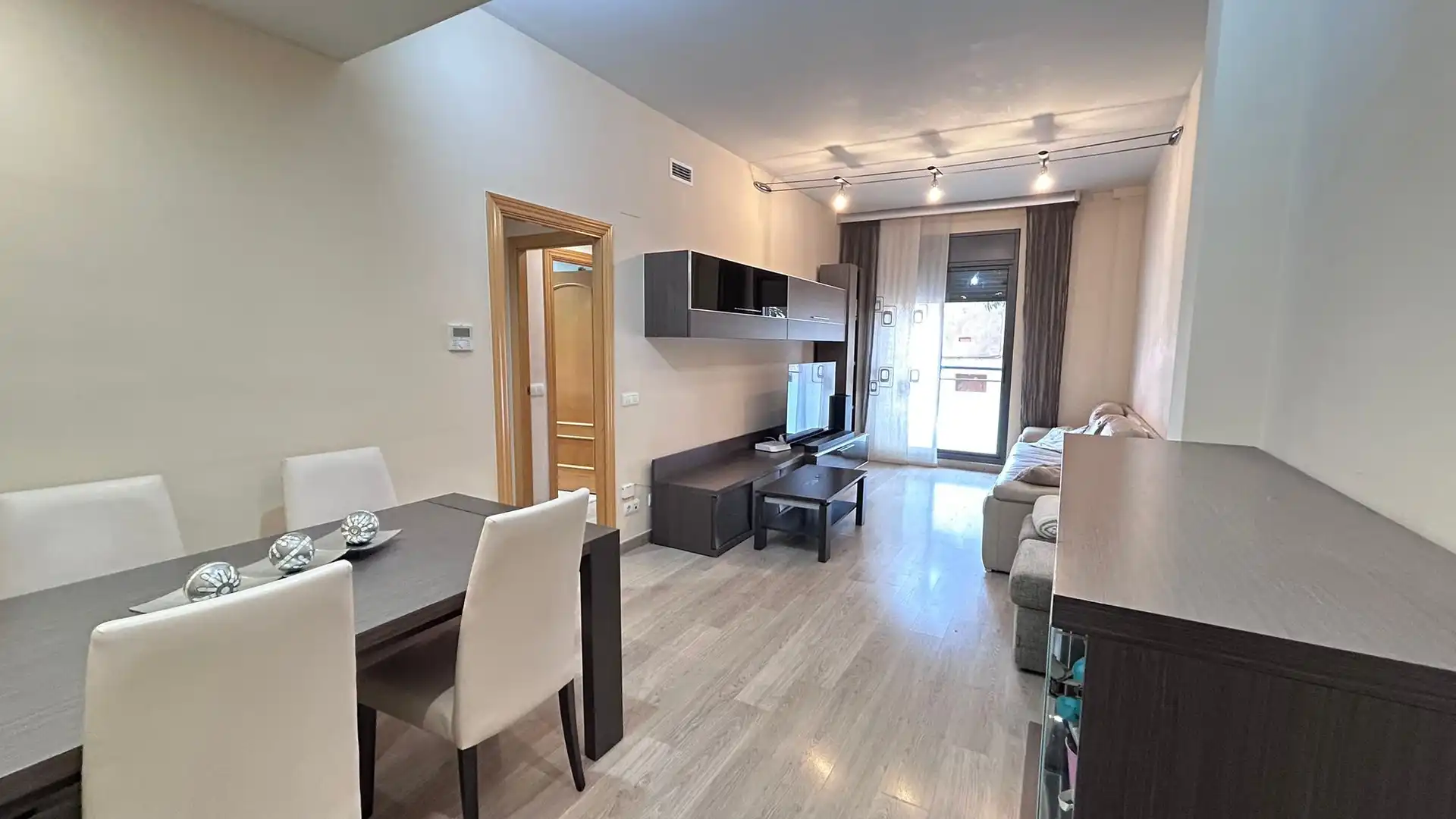 Planta baixa en venda a Avenida BAIX LLOBREGAT, Riera