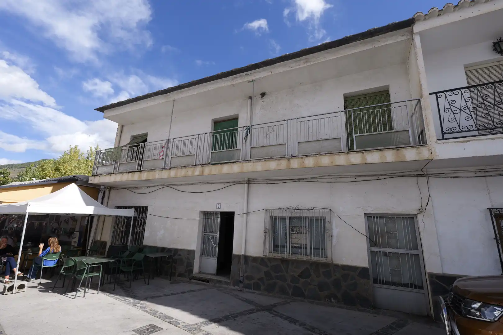 Vista exterior de Casa adosada en venda en Bérchules amb Terrassa i Balcó