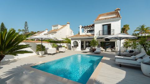 Villa de 4 dormitorios en venta en Parcelas del Golf.