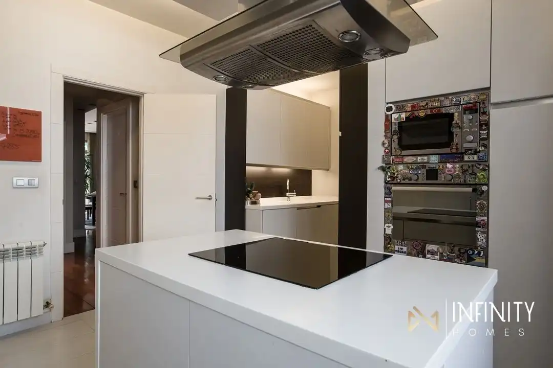 Cocina de Piso de alquiler en Bilbao  con Calefacción, Terraza y Horno