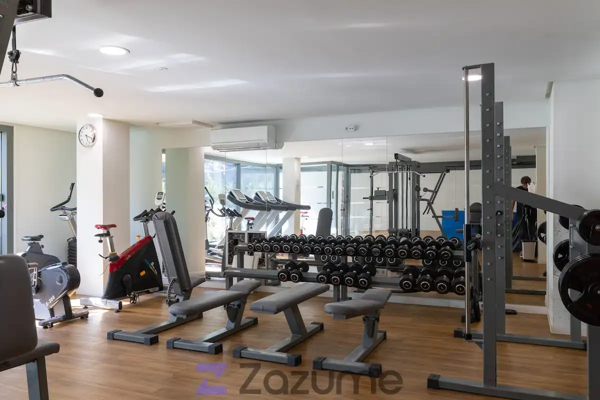Flat for rent in Madrid  with Air Conditioner, Private garden and Terrace