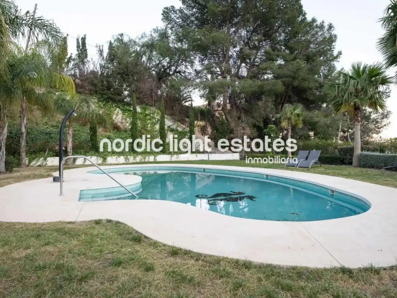 Vista exterior de Casa o chalet en venta en Almuñécar con Aire acondicionado, Terraza y Piscina