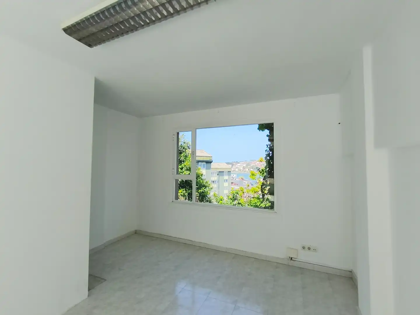 Habitación de Local de alquiler en Culleredo